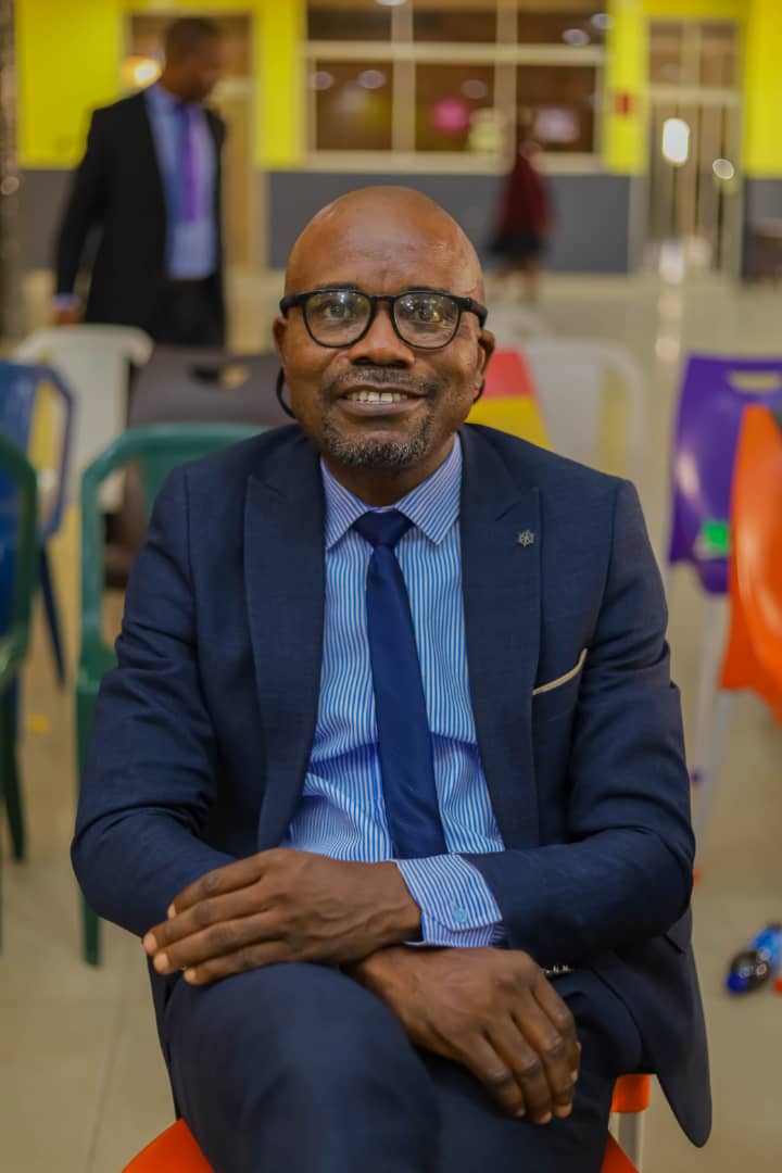 Mr Olubukunmi Oybowa
